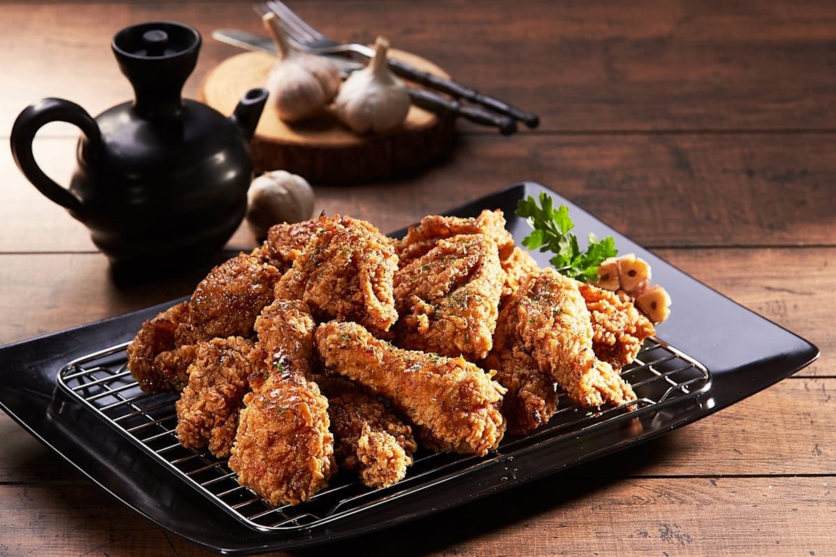Nuôi gà tre: Hành trình từ giống gà con đến chiến binh trưởng thành